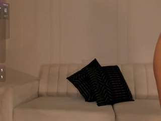 emilyjohnsonx1 webcam model