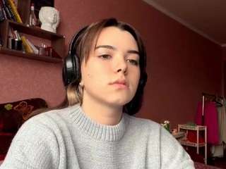 emy-bloom Live Webcam on CamSoda