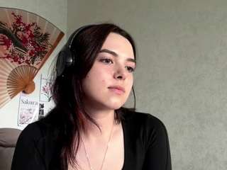 Emy-BLOOM