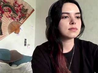 emy-bloom camsoda