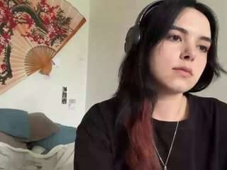 emy-bloom camsoda