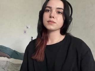 emy-bloom live webcam show