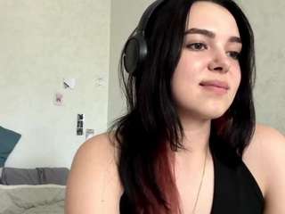 emy-bloom live webcam show