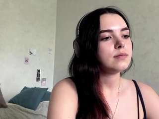 emy-bloom's live room