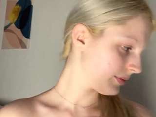 Ten model jest teraz na żywo. madelineharris