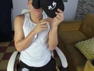 mike-guzman Live Webcam on CamSoda