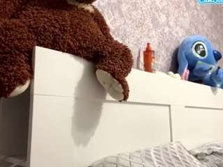 Check-out the wet 23 years old milaflores from CamSoda as she gets wacky milaflores from CamSoda