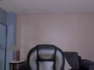 Natalie Lewis live cam