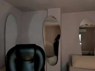 Natalie Lewis live webcam show