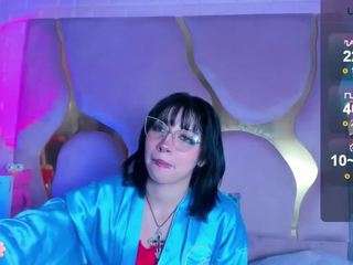 niinasissy's CamSoda show and profile