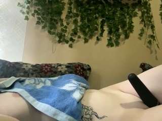 Steaming hot Stellathompson will activate your dreams in a sweet live performance stellathompson from CamSoda