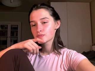 strong-magic's CamSoda show and profile