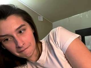 strong-magic's CamSoda show and profile