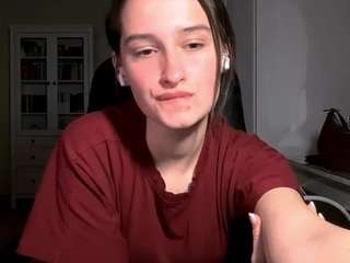 strong-magic's CamSoda show and profile