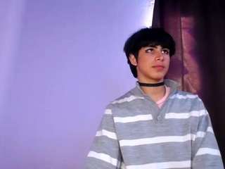 sweetass-18 Live Webcam on CamSoda