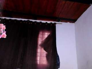 sweetass-18 webcam model