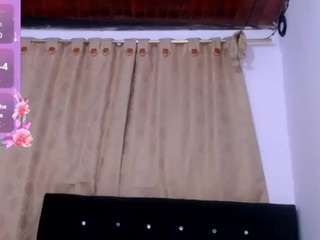 sweetass-18's CamSoda show and profile