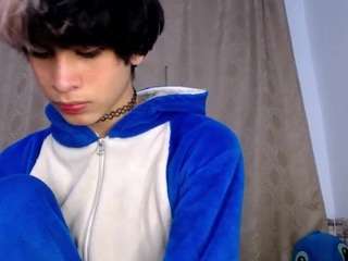 sweetass-18's CamSoda show and profile