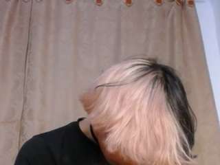 sweetass-18 Live Webcam on CamSoda