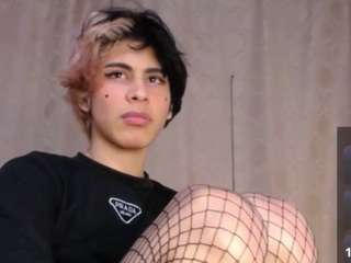 sweetass-18 webcam