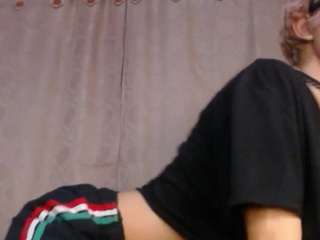 Ce modèle est en direct maintenant. sweetass-18