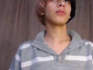 sweetass-18 webcam model
