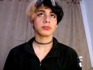 sweetass-18 Sex Cam Show
