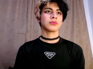 sweetass-18 Sex Cam Show