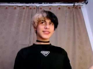 sweetass-18 Sex Cam Show