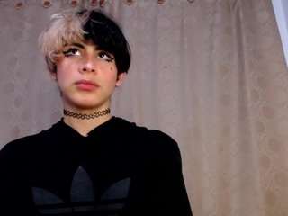 sweetass-18 Sex Cam Show