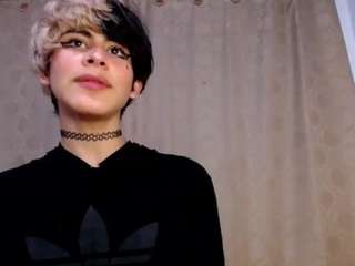sweetass-18 Sex Cam Show