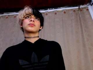 sweetass-18 Sex Cam Show