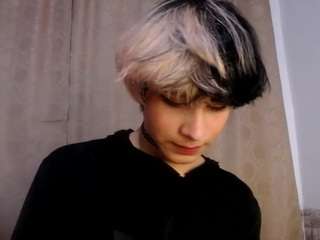 sweetass-18 Sex Cam Show