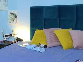 charlottmoreu Live Webcam on CamSoda