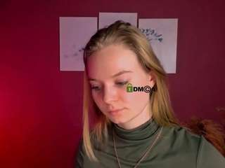 dakota-night's CamSoda show and profile