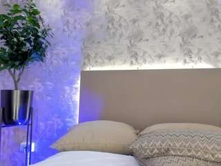 Erotic dance + striptease [Multi Goal]