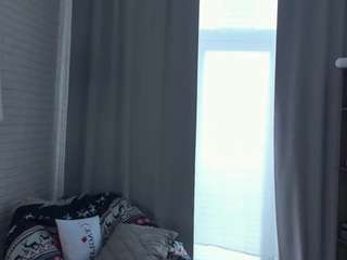 TildaCourseault live webcam show