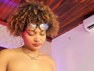 curlygirlxx from CamSoda