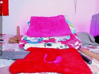 dulcefuego's CamSoda show and profile