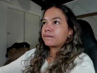 dulcelyra Live Webcam on CamSoda