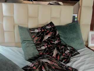 dulcelyra from CamSoda