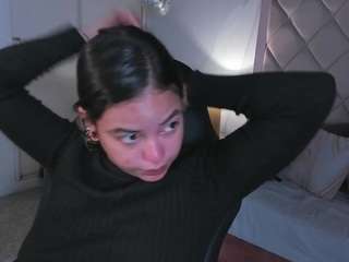 dulcelyra live cam profile