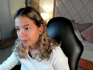 dulcelyra live webcam show