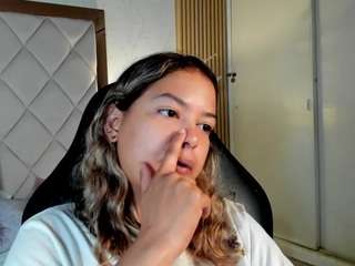 dulcelyra live webcam show