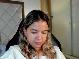 dulcelyra live webcam show