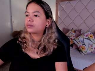 dulcelyra live webcam show