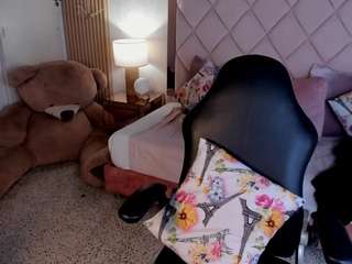 dulcelyra live webcam show