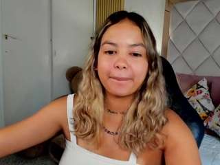 dulcelyra live webcam show