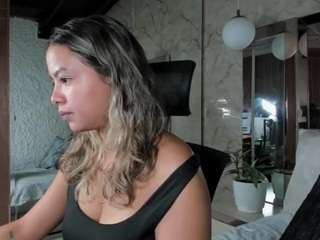 dulcelyra's live room