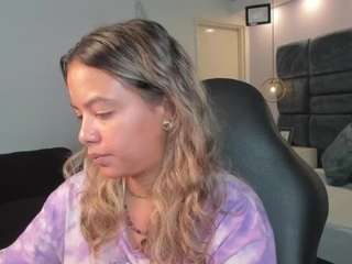 le modèle dulcelyra est en webcam porno dans un show sur le site camsoda, il possède les tags suivants: 4,pussy,miss,mistress,naked,natural,nature,no drinking,ohmibod,orgasm,public,role play,ass,sexy,sissy,smoking,spank,sph,squirter,strip
